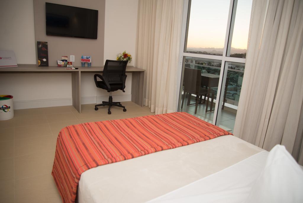 Ramada By Wyndham Macae Hotel & Suites Exterior foto