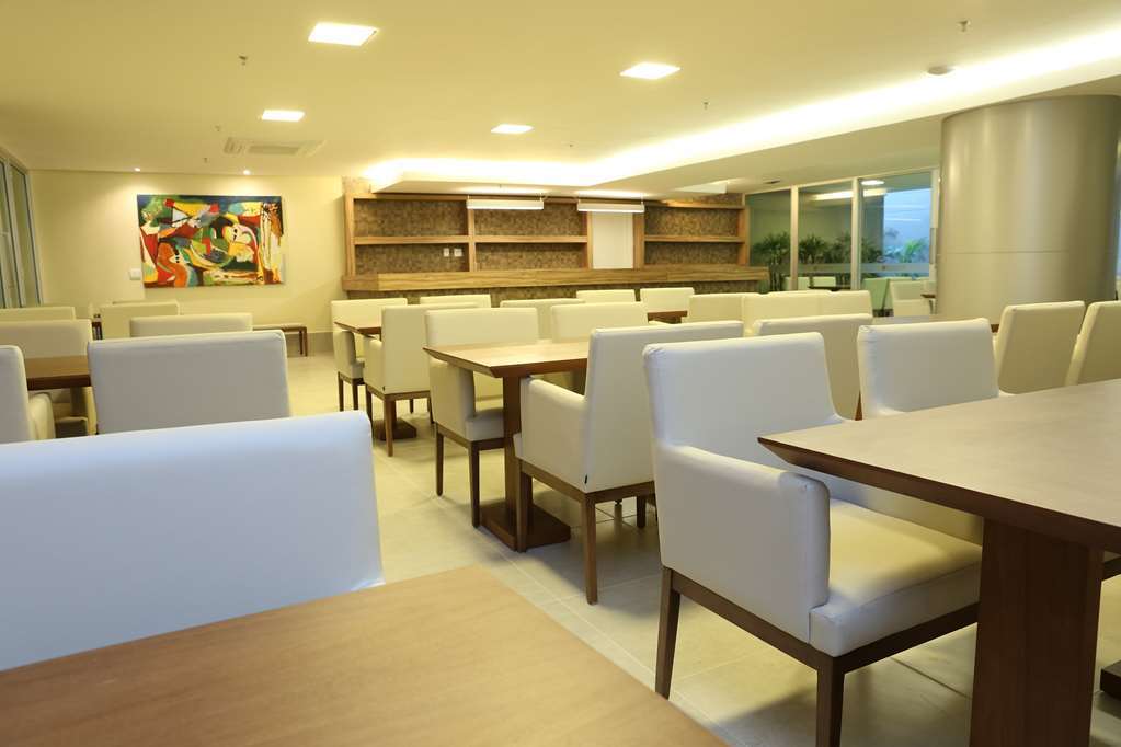 Ramada By Wyndham Macae Hotel & Suites Restaurant foto